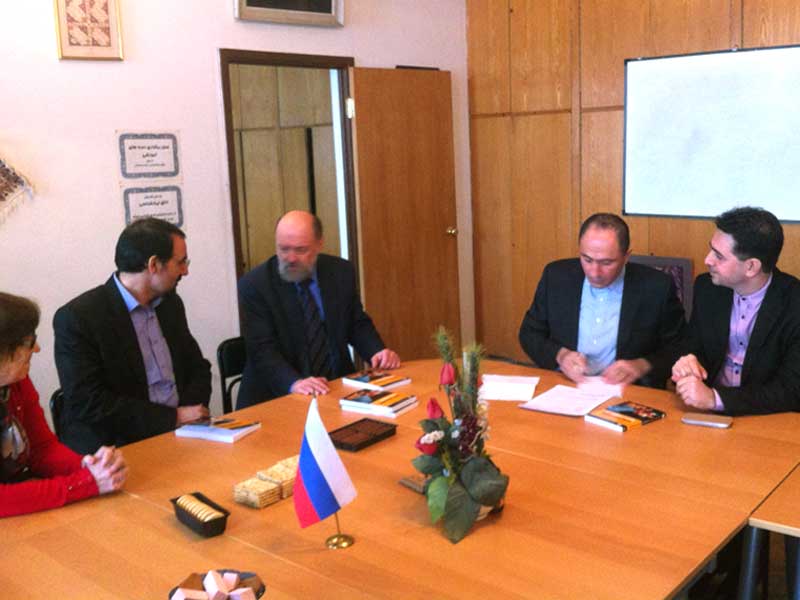 Встреча сотрудников сектора Ирана с Чрезвычайным и Полномочным Послом ИРИ в Москве доктором Мехди Санаи.