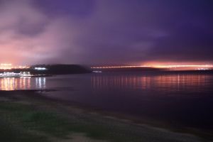 Фото сделано на берегу залива Петра Великого (Японского моря) после заката солнца в городе Владивосток на острове Русский
