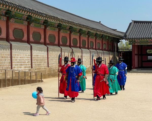 Сохраняя традиции. Дворец Кёнбоккун, Сеул. Весна 2021
